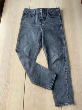 Levi’s Wedgie Black Wash Straight Jeans size 28 Levi ladies denim jeans